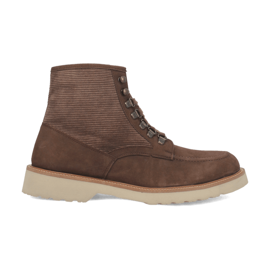 PRODUCT SHOT CARLSBAD LEATHER BOOT AT 90 DEGREE INSIDE ANGLE
