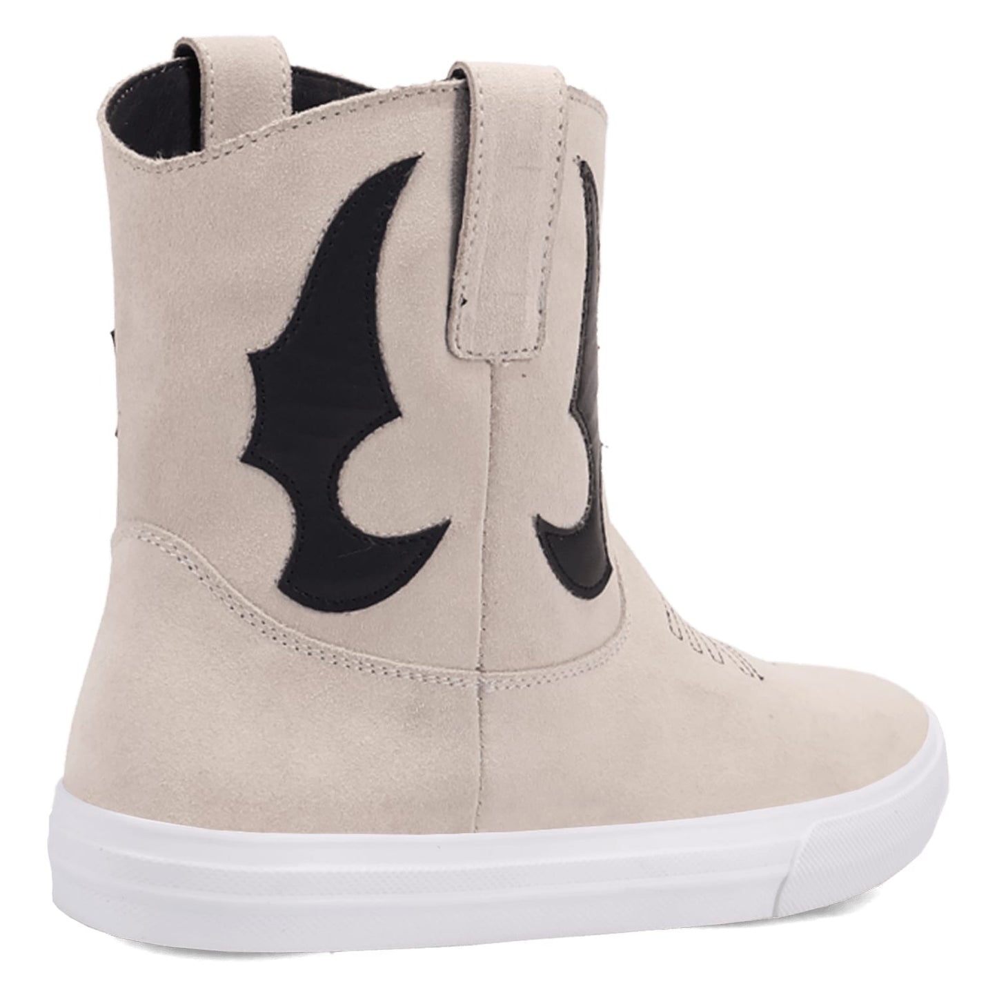 PRODUCT SHOT OLLIE SNEAKER AT 315 DEGREE ANGLE