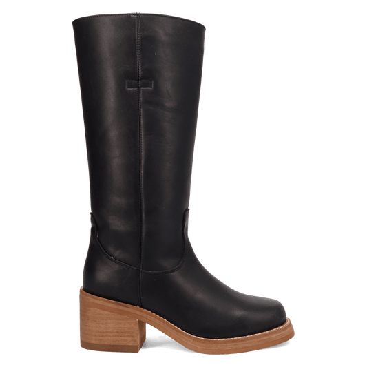 PRODUCT SHOT VAGABOND LEATHER BOOT AT 90 DEGREE INSIDE ANGLE