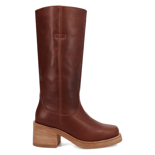 PRODUCT SHOT VAGABOND LEATHER BOOT AT 90 DEGREE INSIDE ANGLE
