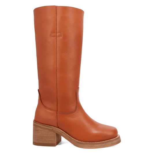 PRODUCT SHOT VAGABOND LEATHER BOOT AT 90 DEGREE INSIDE ANGLE