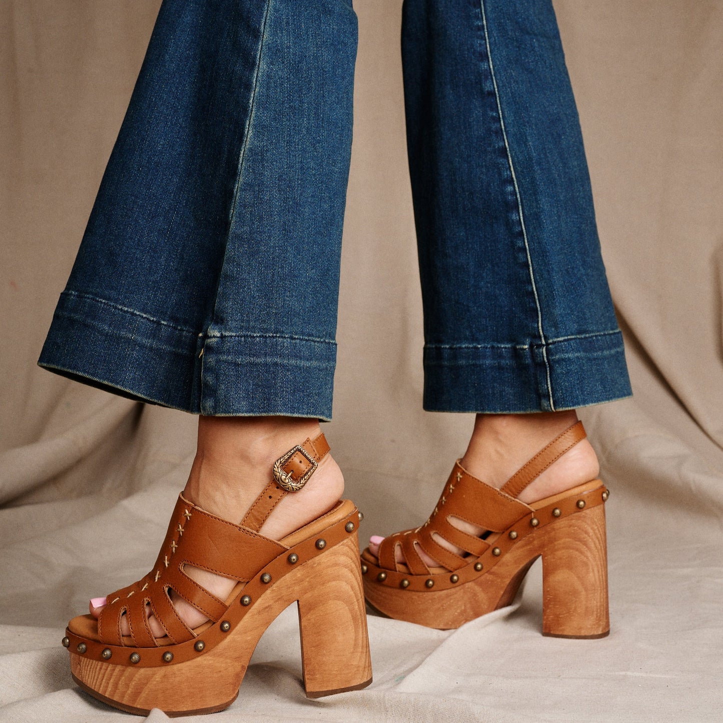 GEMA WOODEN SANDAL - Dingo1969