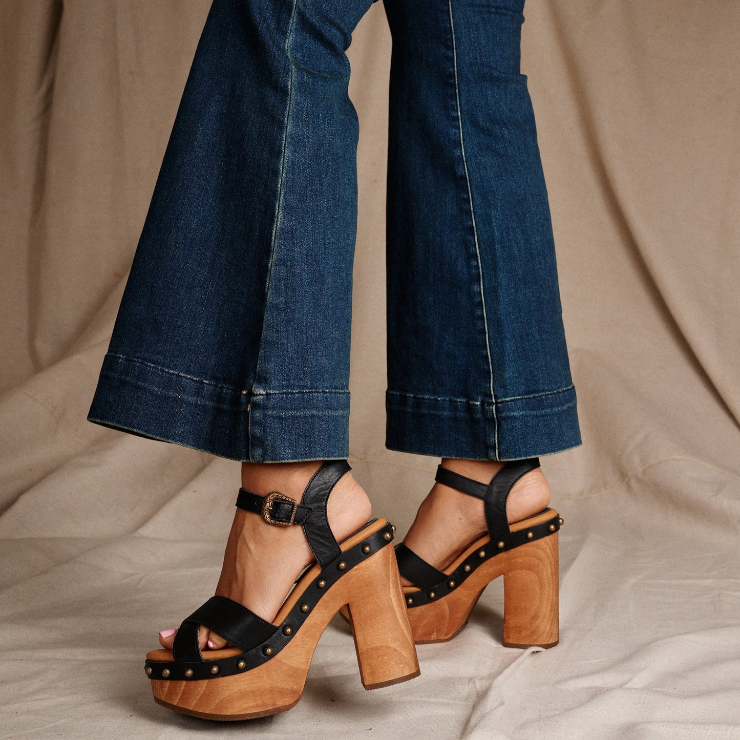 LOTUS WOODEN SANDAL - Dingo1969