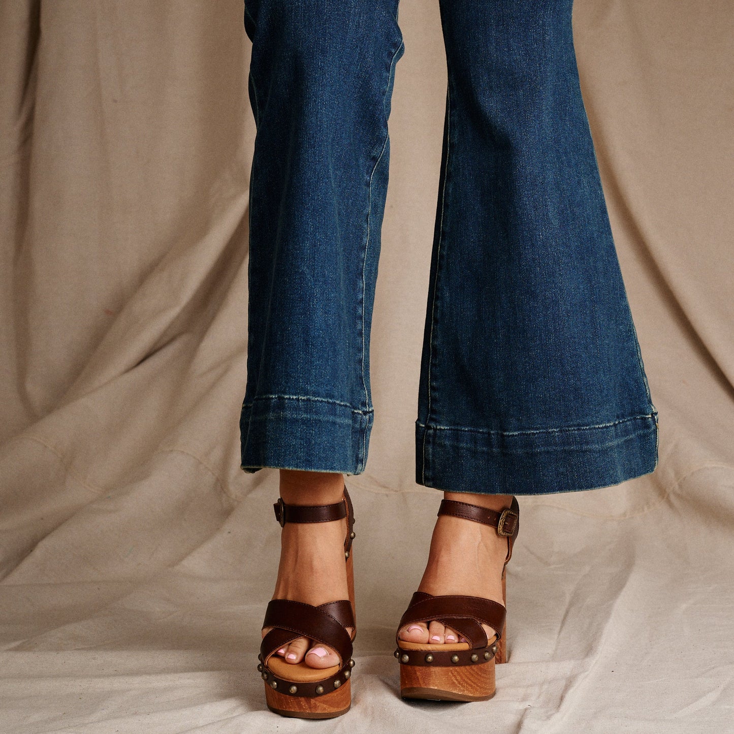 LOTUS WOODEN SANDAL - Dingo1969