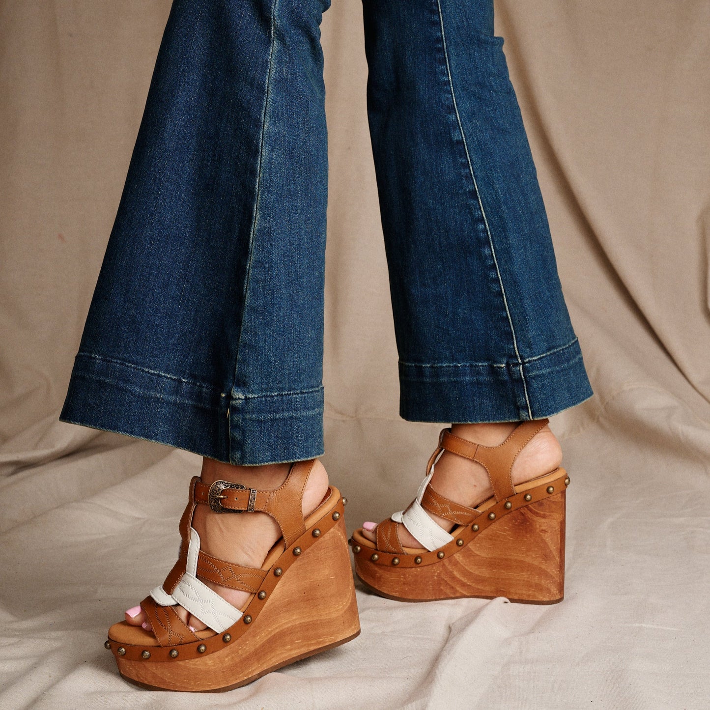 COSMO WOODEN SANDAL - Dingo1969