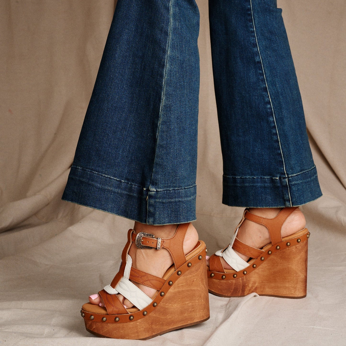 COSMO WOODEN SANDAL - Dingo1969