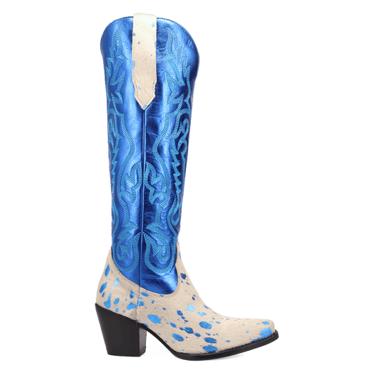 PRODUCT SHOT TAKE NO BULL LEATHER BOOT AT 90 DEGREE INSIDE ANGLE