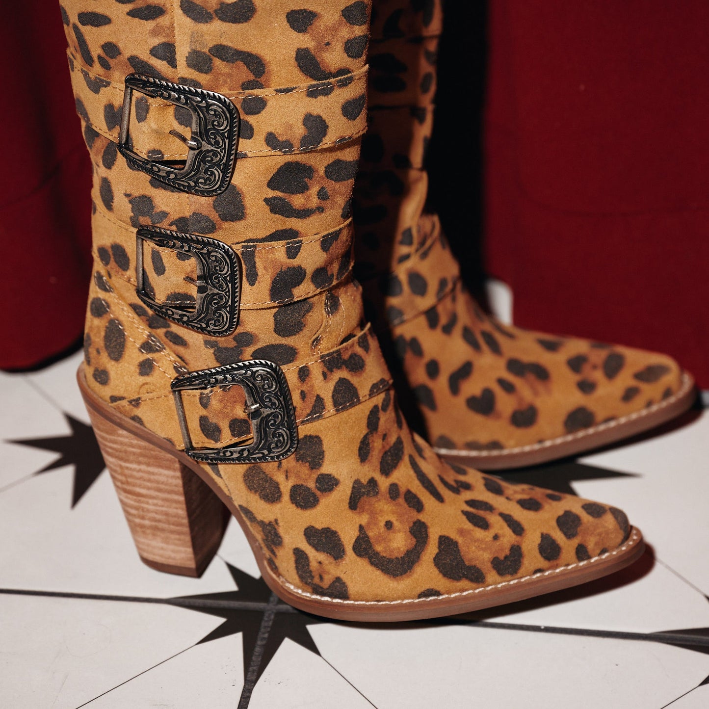 BUCKED OFF LEATHER BOOT