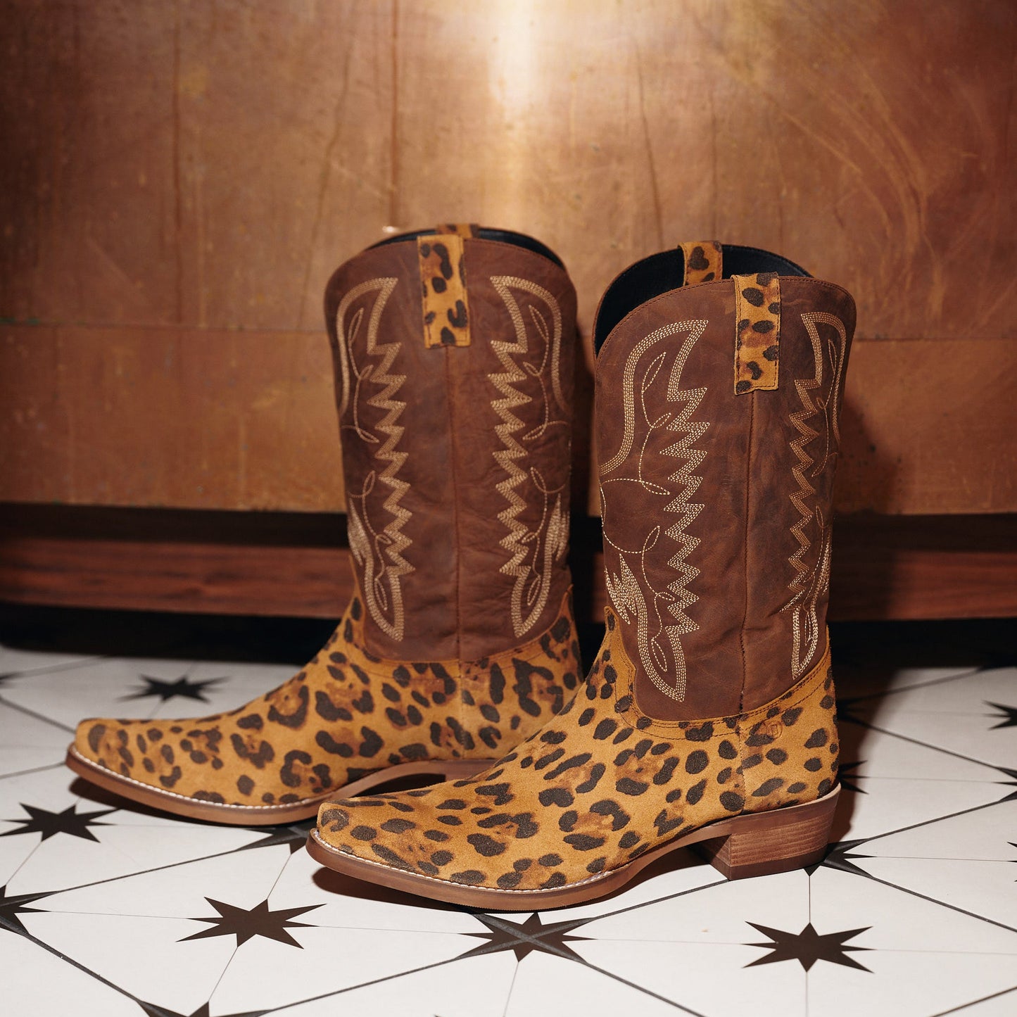 BULL'S EYE LEATHER BOOT