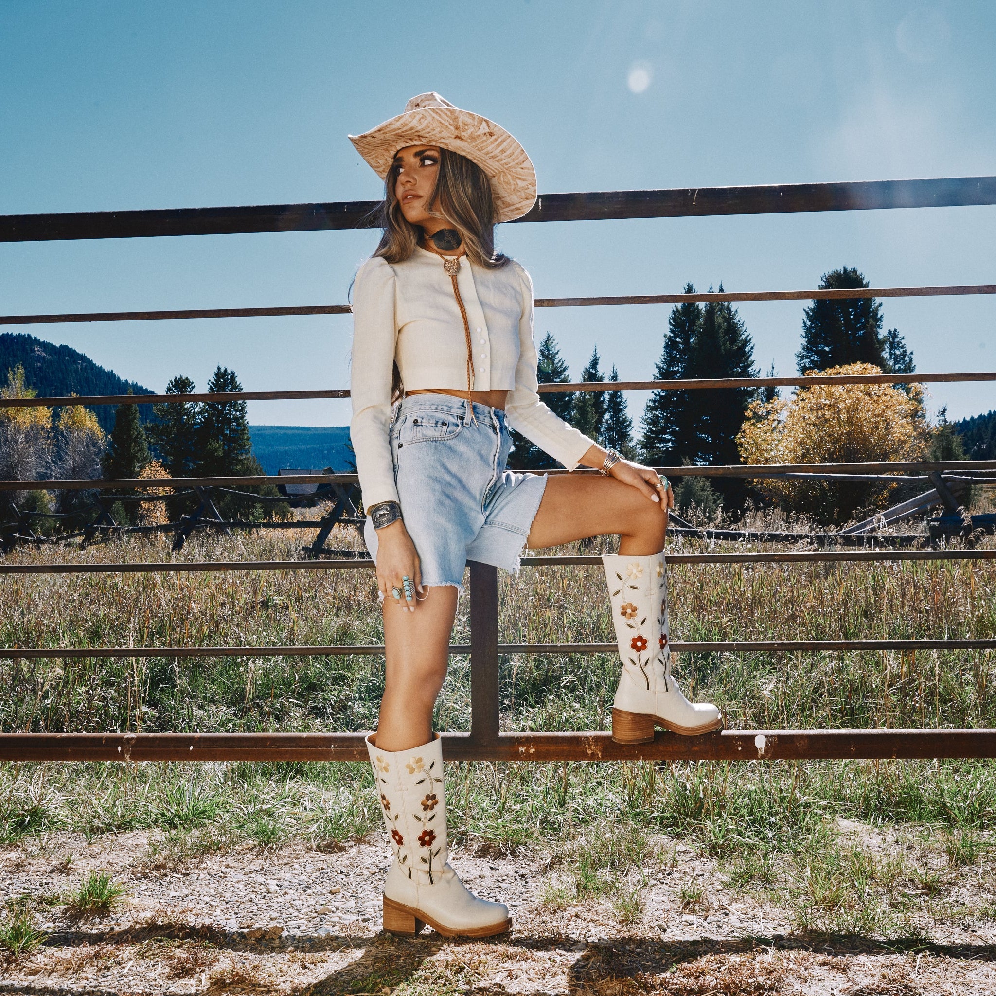 花柄 レザー モカシン ブーツ BLOOM LEATHER BOOT – Dingo1969