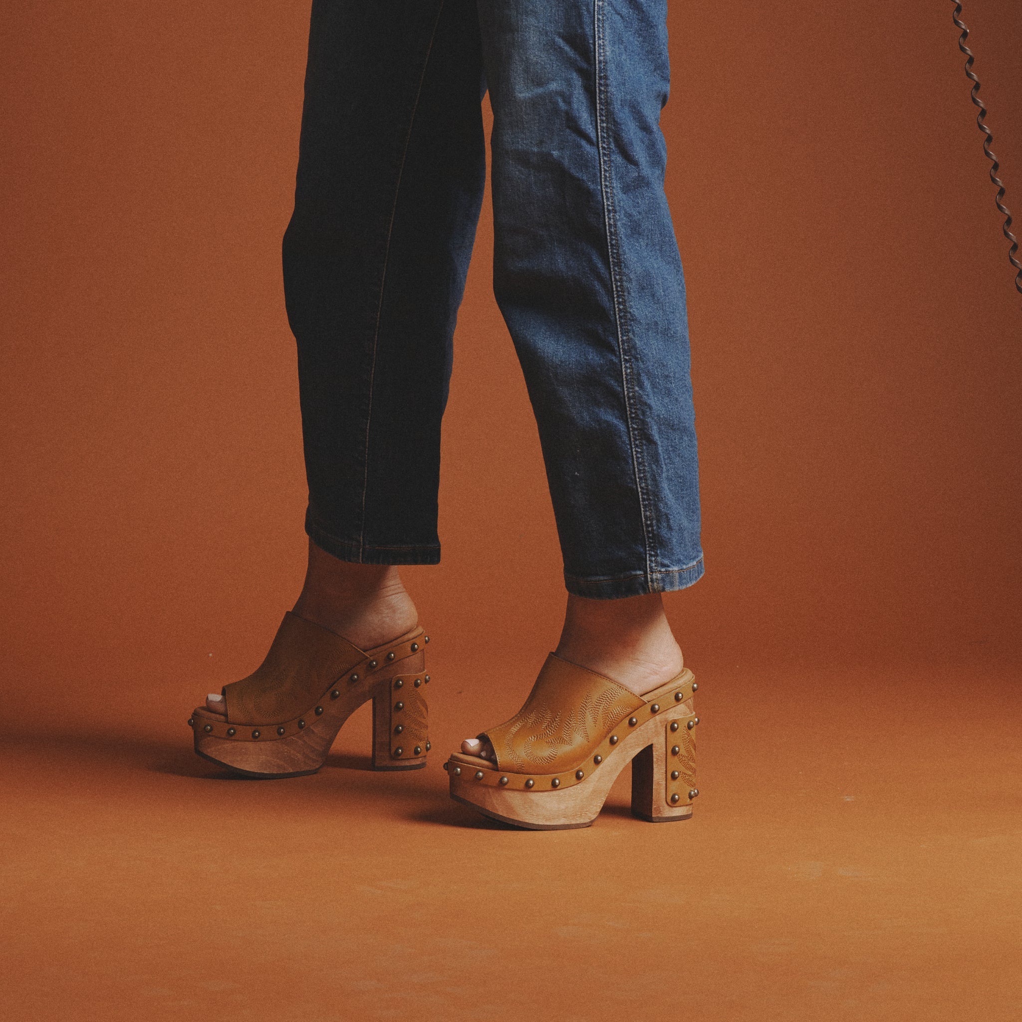 FREE SPIRIT WOODEN SANDAL – Dingo1969