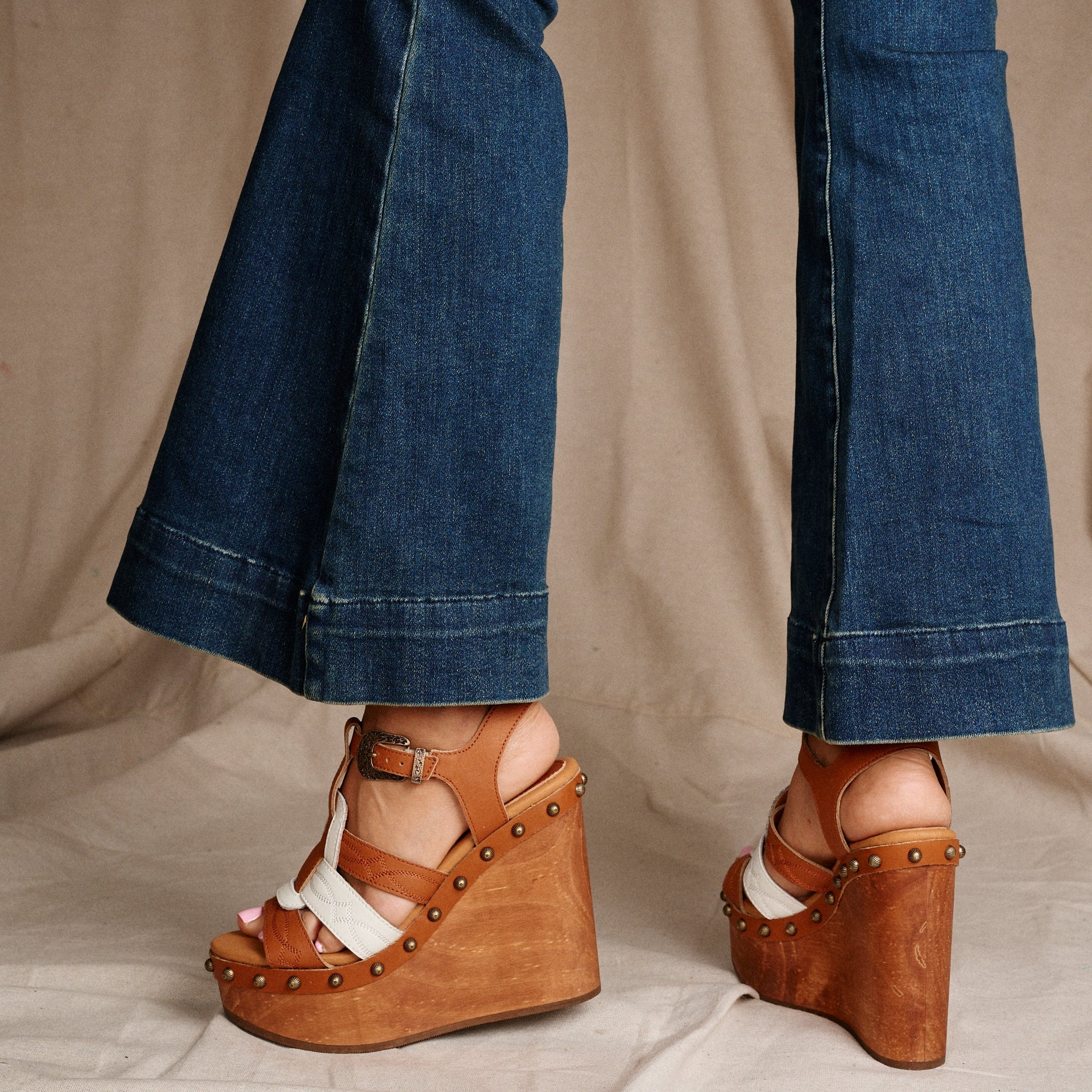 COSMO WOODEN SANDAL – Dingo1969
