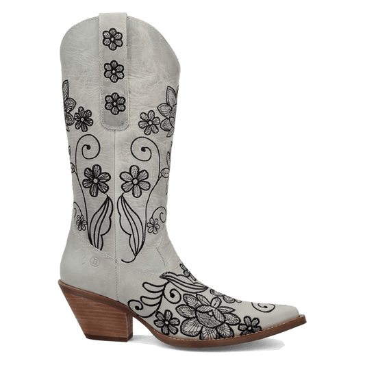 PRODUCT SHOT WESTERN SWING LEATHER BOOT AT 90 DEGREE INSIDE ANGLE