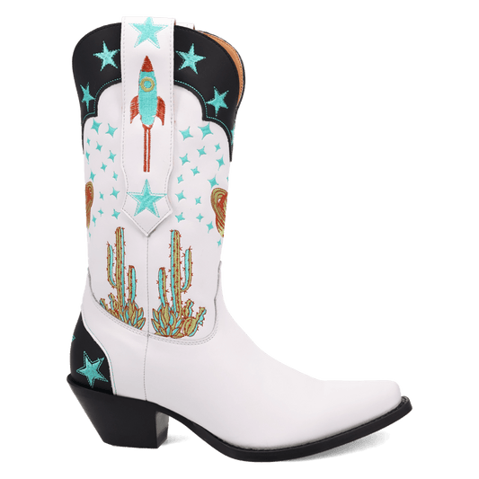 PRODUCT SHOT SPACE COWGIRL LEATHER BOOT AT 90 DEGREE INSIDE ANGLE