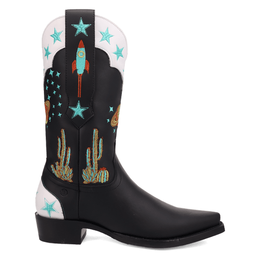 PRODUCT SHOT SPACE COWBOY LEATHER BOOT AT 90 DEGREE INSIDE ANGLE