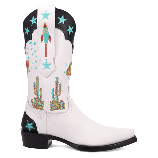 PRODUCT SHOT SPACE COWBOY LEATHER BOOT AT 90 DEGREE INSIDE ANGLE