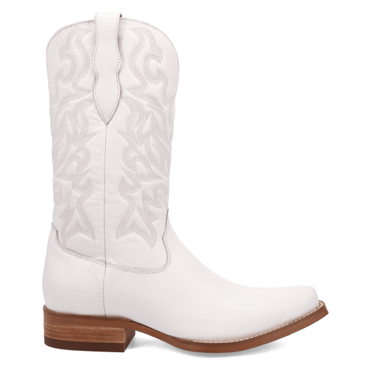 PRODUCT SHOT YOUNG BLOOD LEATHER BOOT AT 90 DEGREE INSIDE ANGLE