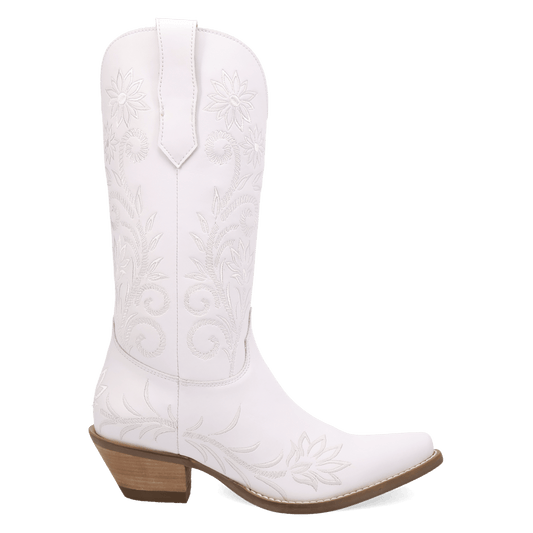 PRODUCT SHOT BUTTERCUP LEATHER BOOT AT 90 DEGREE INSIDE ANGLE