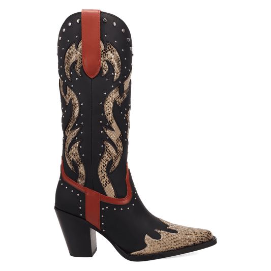 PRODUCT SHOT UNTAMED LEATHER BOOT AT 90 DEGREE INSIDE ANGLE