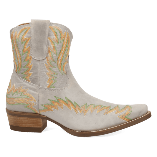 PRODUCT SHOT LAUREL LEATHER BOOTIE AT 90 DEGREE INSIDE ANGLE