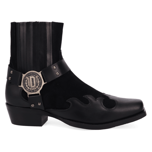 PRODUCT SHOT BANDIT LEATHER BOOT AT 90 DEGREE INSIDE ANGLE