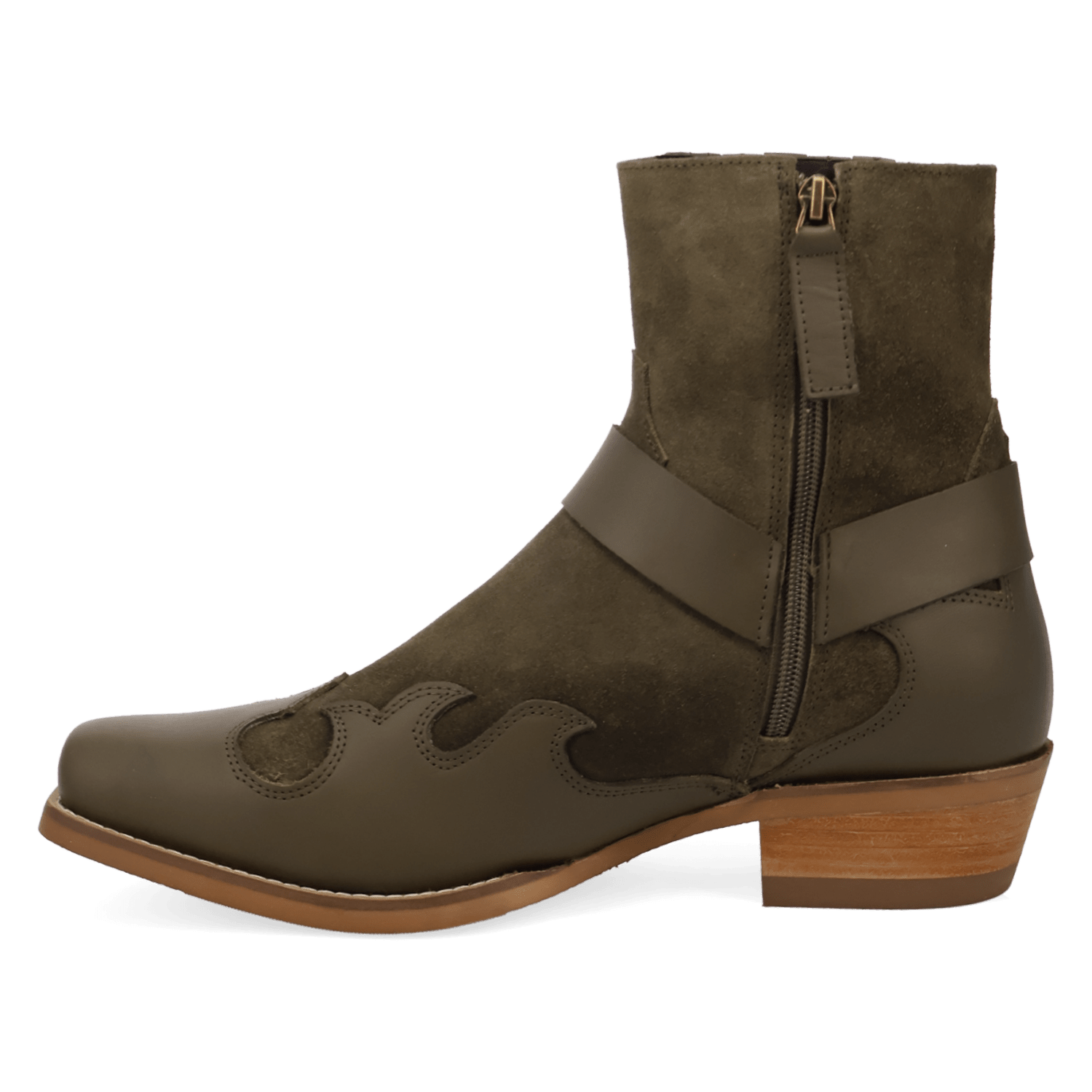 PRODUCT SHOT BANDIT LEATHER BOOT AT 135 DEGREE OUTSIDE ANGLE
