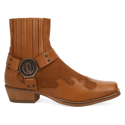 PRODUCT SHOT BANDIT LEATHER BOOT AT 90 DEGREE INSIDE ANGLE