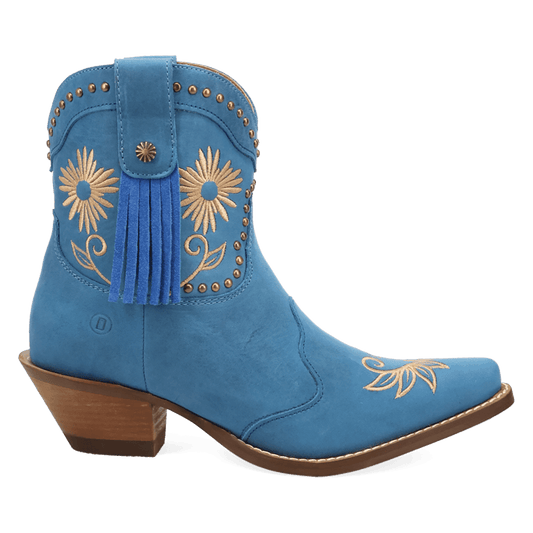 PRODUCT SHOT COUNTRY CUTE LEATHER BOOTIE AT 90 DEGREE INSIDE ANGLE