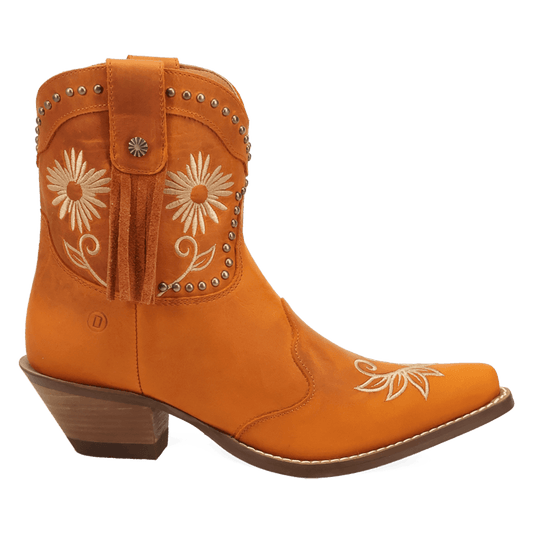 PRODUCT SHOT COUNTRY CUTE LEATHER BOOTIE AT 90 DEGREE INSIDE ANGLE