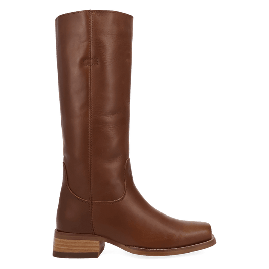 PRODUCT SHOT LEGEND LEATHER BOOT AT 90 DEGREE INSIDE ANGLE