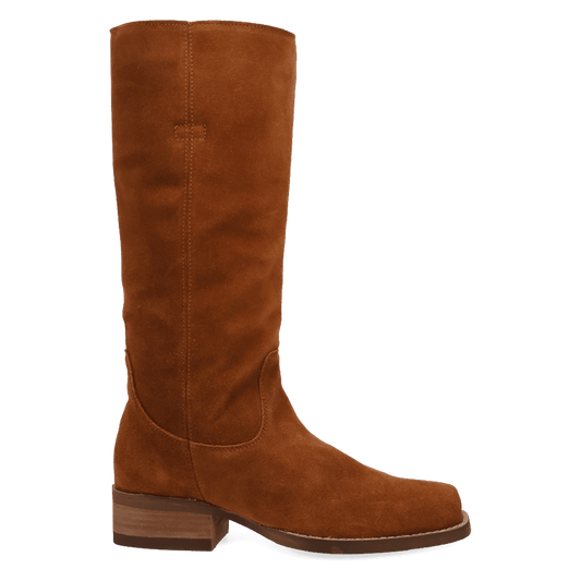 PRODUCT SHOT LEGEND LEATHER BOOT AT 90 DEGREE INSIDE ANGLE